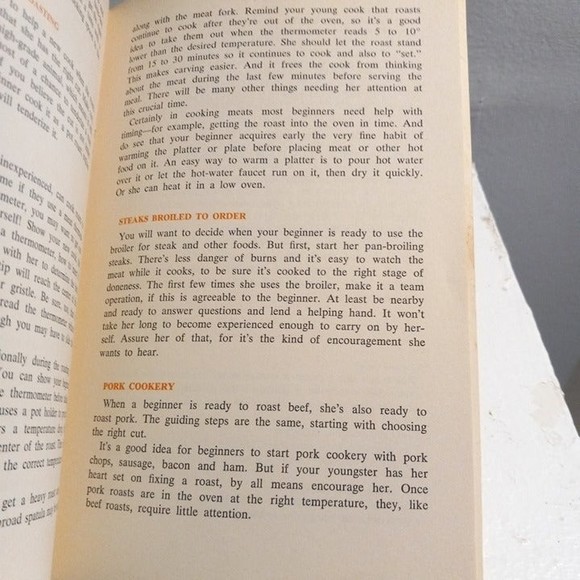 How To Bring Up A Good Cook Nell B. Nichols-Farm Journal-1966-Vintage-Paperback - Picture 6 of 9